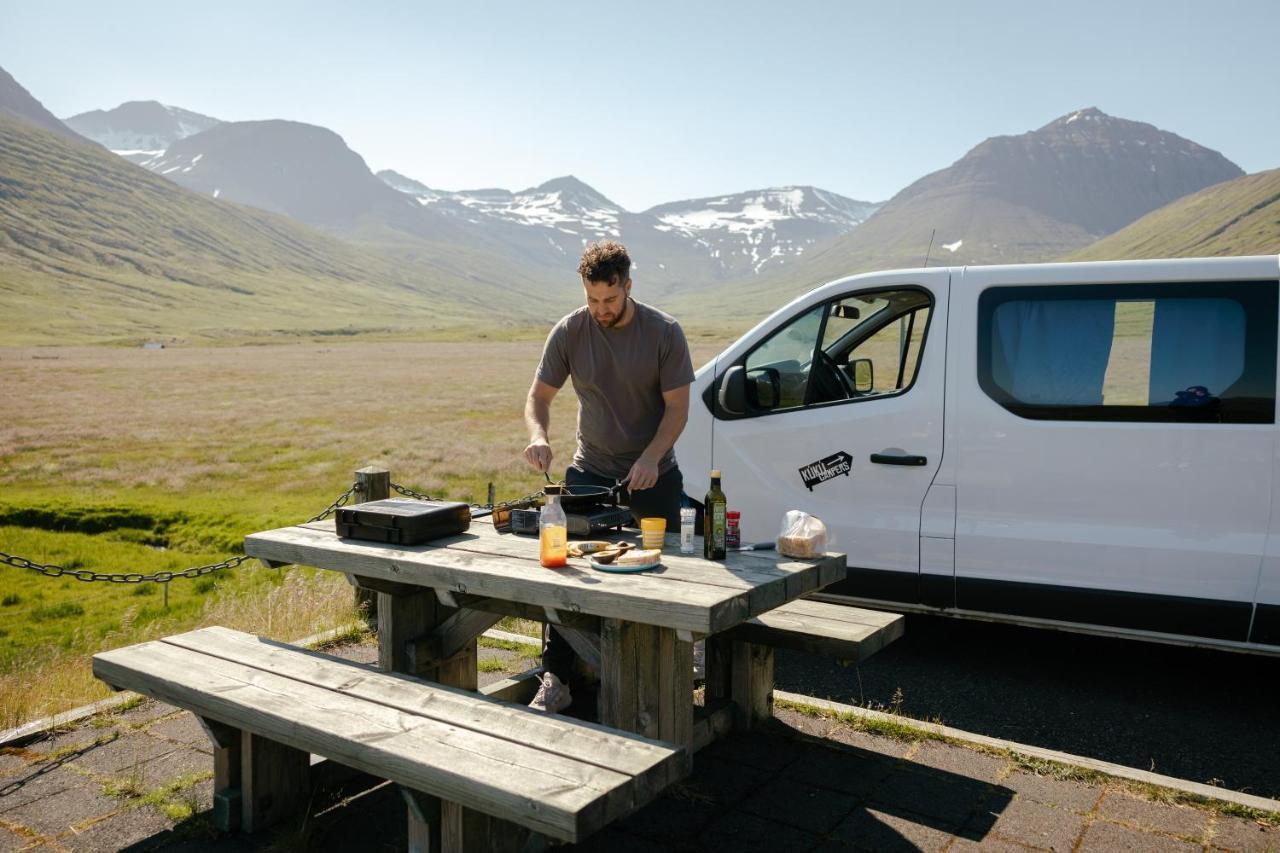 Kuku Campers - Campervans Hotel Keflavik Exterior photo