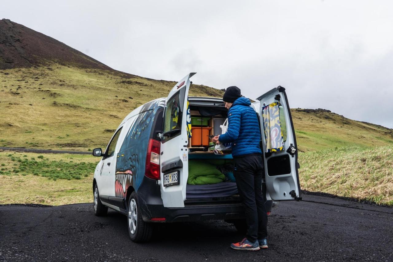 Kuku Campers - Campervans Hotel Keflavik Exterior photo