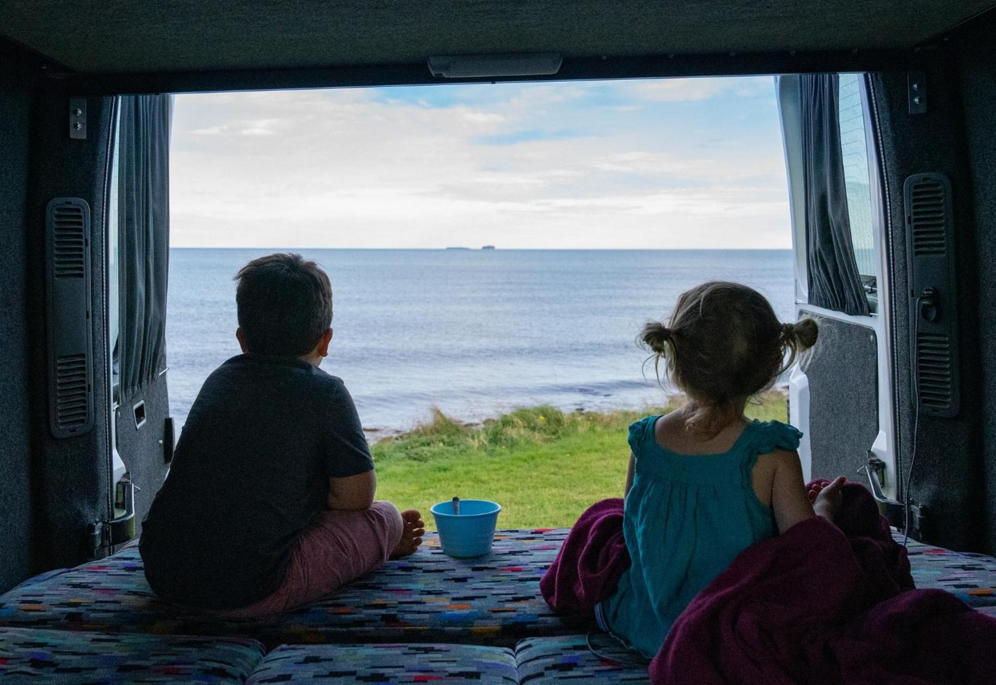 Kuku Campers - Campervans Hotel Keflavik Exterior photo